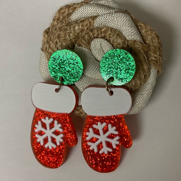 ❤️Holiday Mitten Earrings💚 - Picture 1 of 4